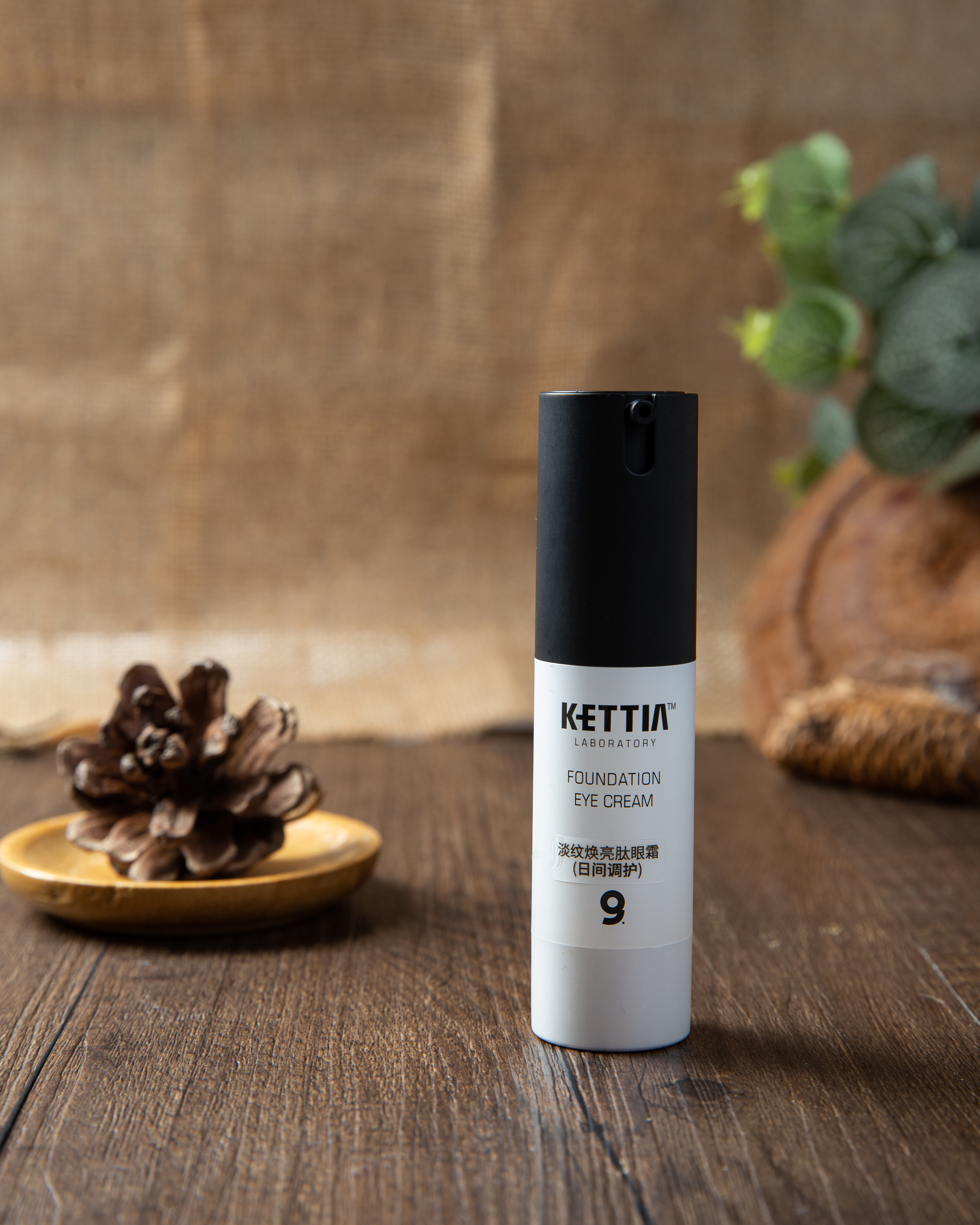 化妝品套裝 簡陋場(chǎng)景快速拍攝(原圖無修)